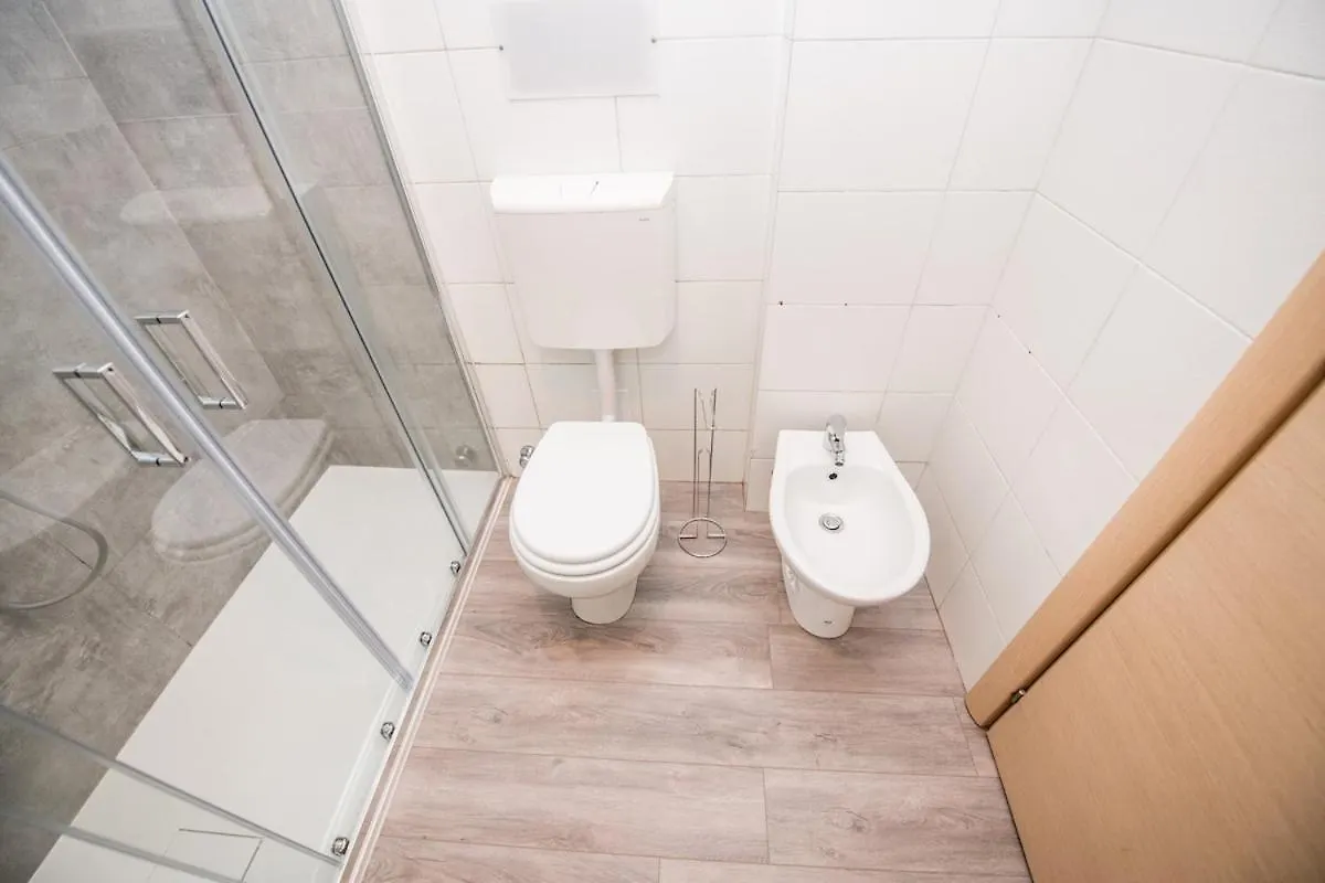 Shortmi Buenos Aires Apartment Milan Italy