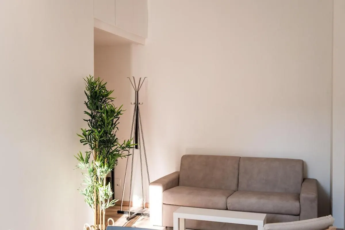 Shortmi Buenos Aires Apartment Milan Italy