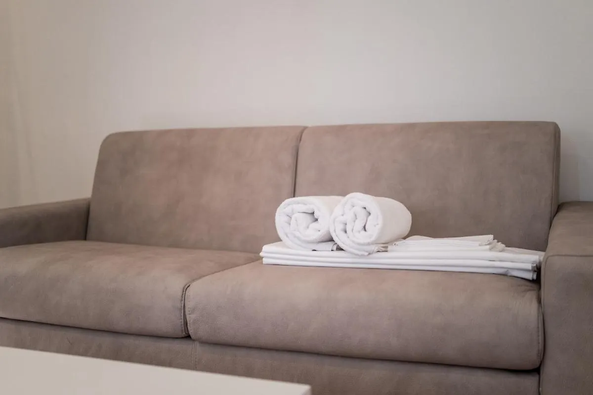 Shortmi Buenos Aires Apartment Milan Italy